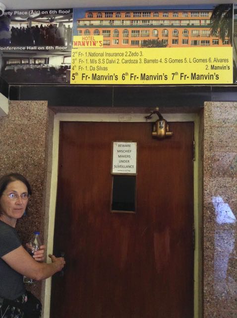 Manvyn Hotel elevator