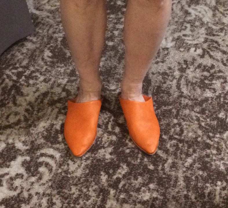 John bought babouches